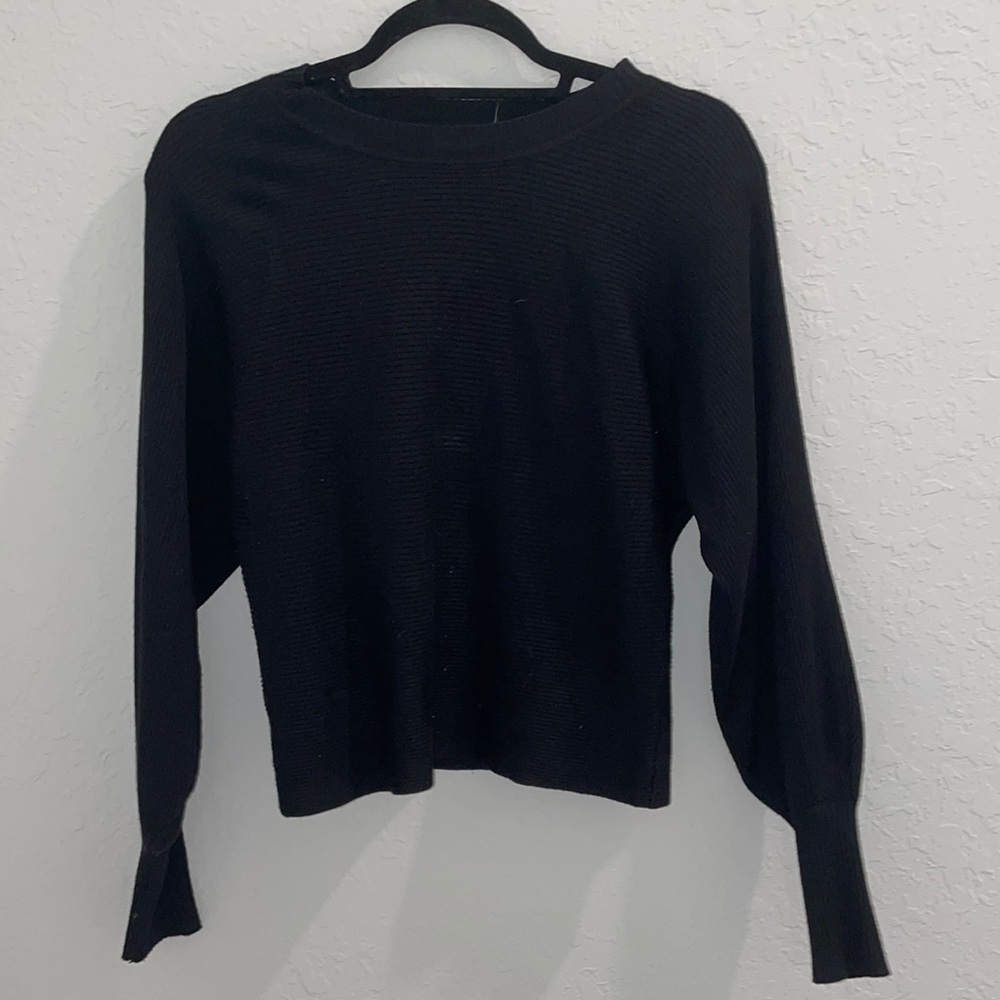 black long sleeve wide arm top